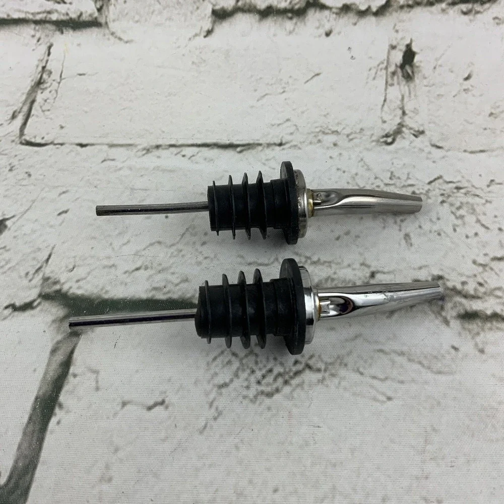 Barware Bottle Spouts‎ Pourers Lot Of 5 Metal Plastic Seals